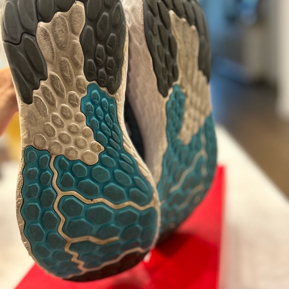 Men’s New Balance running shoes - Picture 6 of 7